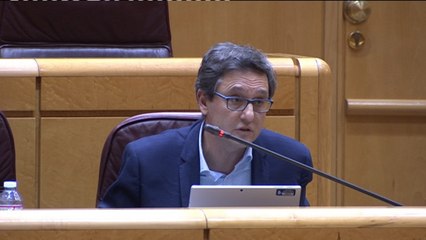 Cs pide a Iglesias que "no se esconda" en el escaño