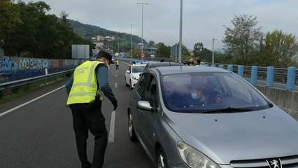 Control en el acceso de la A52 a la ciudad de Ourense