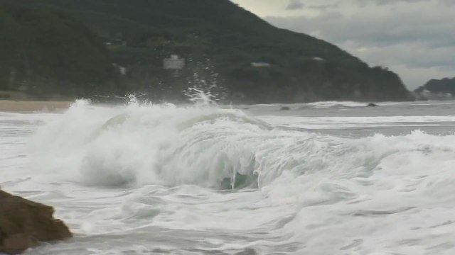 [날씨] 한글날 연휴 너울성 파도 '조심'...태풍 간접 영향 / YTN