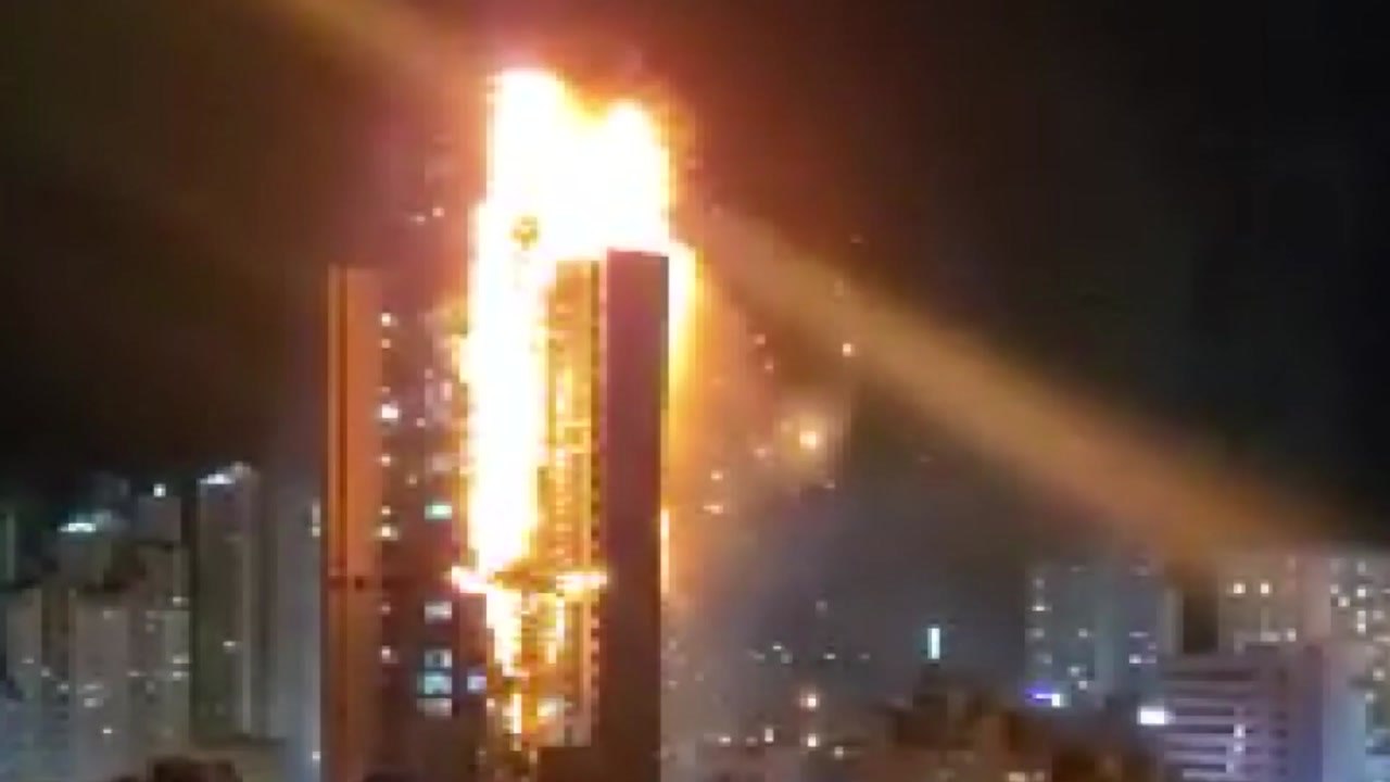 울산 주상복합 아파트 화재..."20분 만에 불길 번져" / YTN