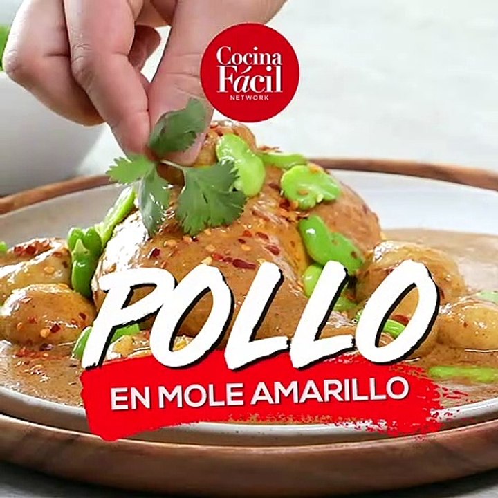 Pollo en mole amarillo