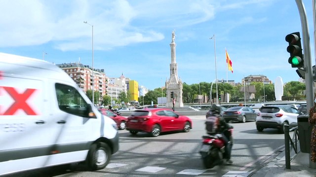 Covid-19 : restrictions à Lyon, Berlin, Prague, situation floue à Madrid