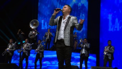 La Arrolladora Banda El Limón De René Camacho - Perfume De Gardenias