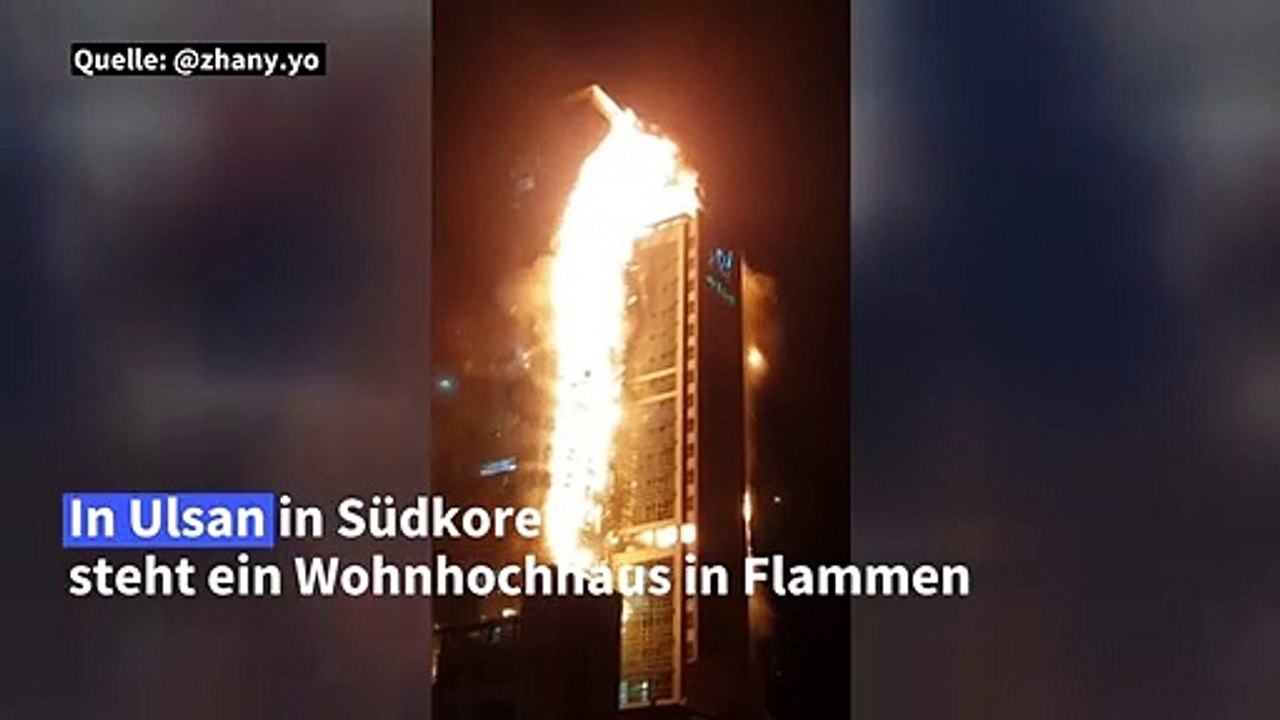 Wohnhochhaus geht in Flammen auf