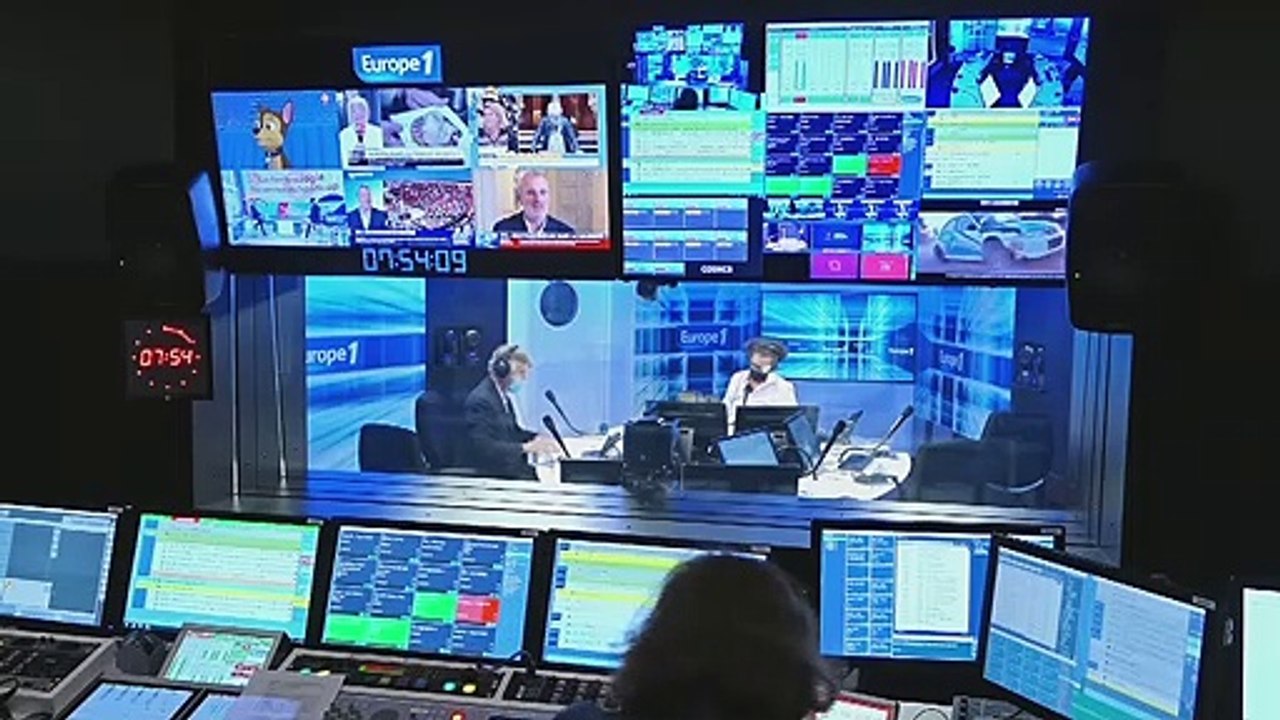 Michel Cymès à Martin Hirsch : "C'est l'histoire d'un schtroumph qui tombe et qui se fait un bleu !" (Canteloup)