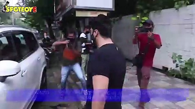 Arjun Kapoor Snapped Visiting A Clinic and Ekta Kapoor at Juhu Garden | SpotboyE