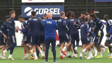 Fenerbahçe, milli arada çalışmalarını sürdürdü