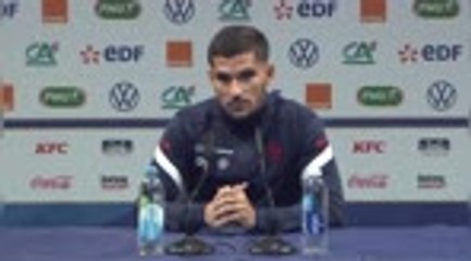 Arsenal target Aouar content to stay at Lyon