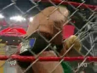 RAW 18/02/08: Vince McMahon Vs Hornswoogle (Steel Cage)
