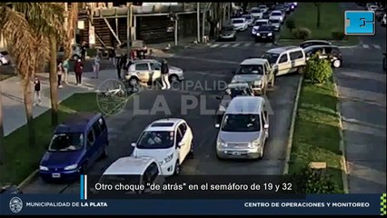 Otro choque "de atrás" en el semáforo de 19 y 32: una mujer herida