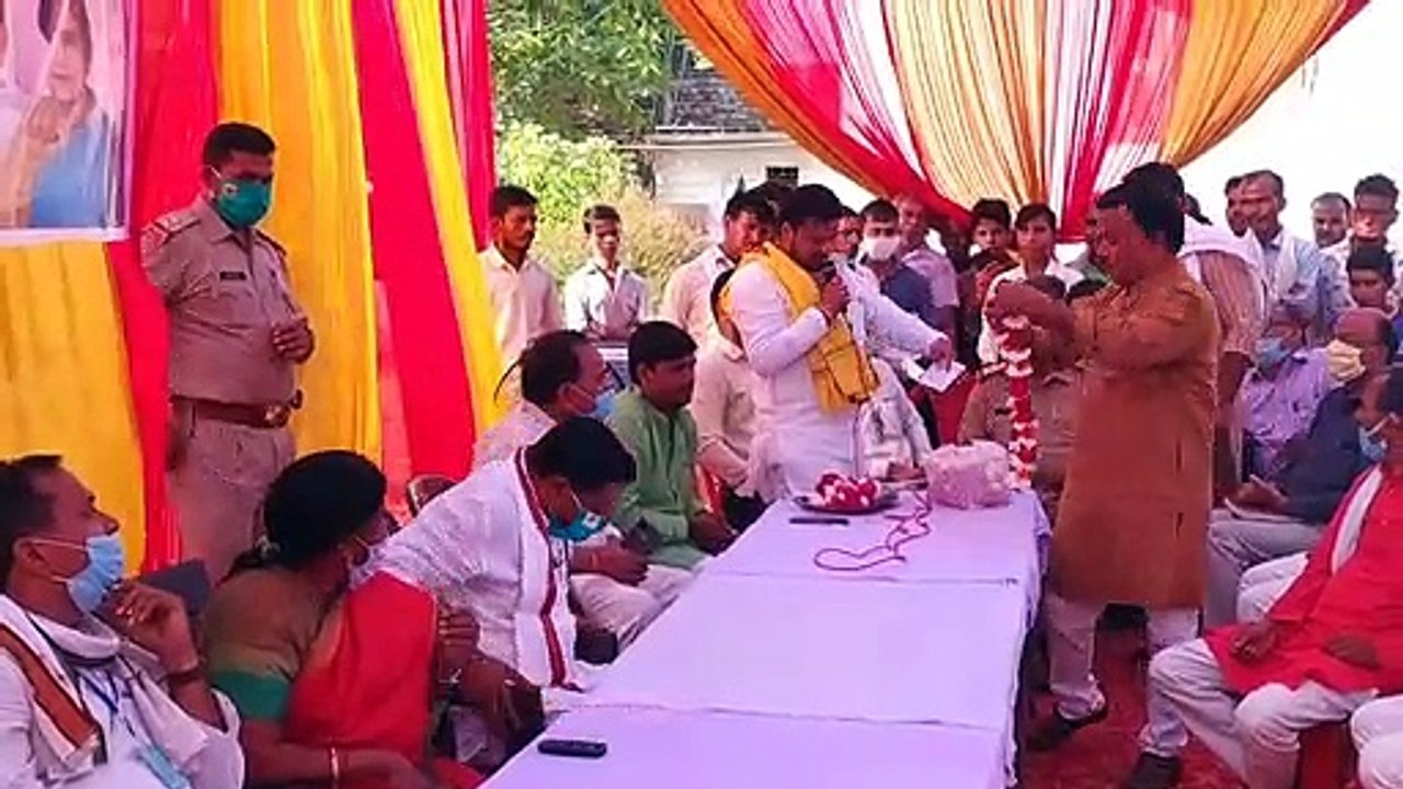 ग्राम बिरारी में किसानों के लिए सांसद जी ने लगाई चौपाल किसानों को किया संबोधित