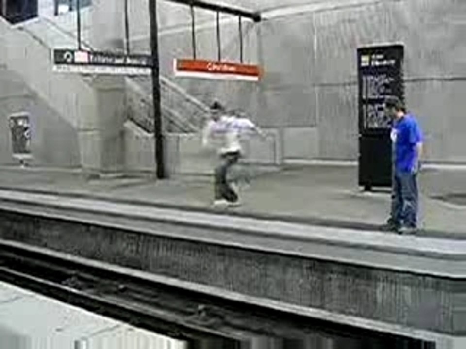 Régis S'est Trompé De Quai