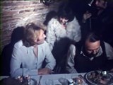 24 02 1979 -  Samedi entre nous  FR3 Région Toulouse Midi Pyrénées -Johnny hallyday dans un restaurant discute avec quelques fans