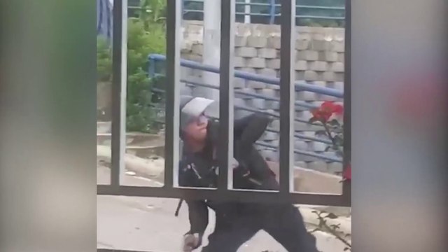 ext-policias-lanzan-piedras-091020