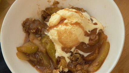 How to Make a Pear Harvest Crisp
