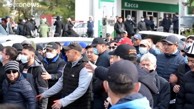 Бишкек: стычки и режим ЧП