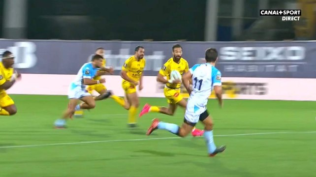 La fusée Dillyn Leyds traverse la défense de Bayonne pour inscrire un bel essai