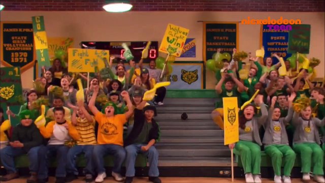 Ned ou Comment survivre aux études S02E02 Journée du peps au bahut - Le déjeuner