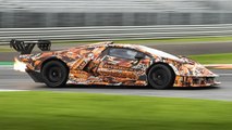 Lamborghini Essenza SCV12 testing at Monza: Warm Up, Accelerations & Pure V12 Sound!