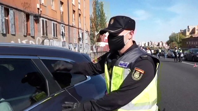 Covid : bond des contaminations et restrictions en Europe