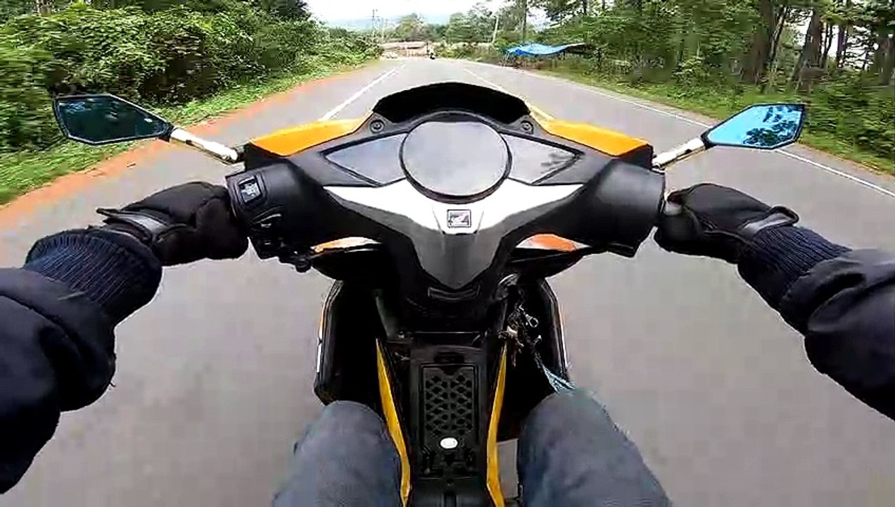Cornering with Honda Blade 110R