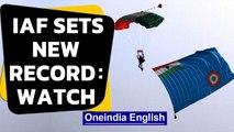 Watch IAF officers' record-breaking skydive at Leh | Oneindia News