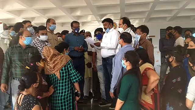 ADM द्वारा महिला कर्मचारी से अश्लीलता के मामले में कर्मचारी संगठन हुए लामबंद, कार्यवाही की मांग