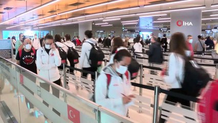 Avrupa ikincisi olan U17 Kız Milli Takımı yurda döndü