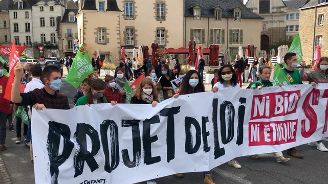 Plus de 700 personnes contre la loi bioéthique