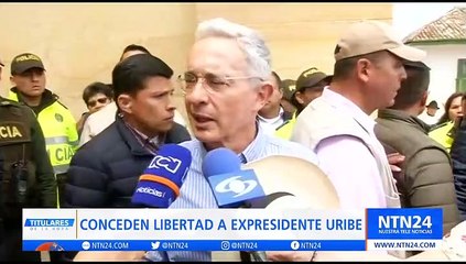 Juez ordena libertad a expresidente Uribe