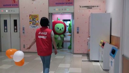 2016-07-10 エレベーターから登場するアルクマ in リバーサイド千秋_HD