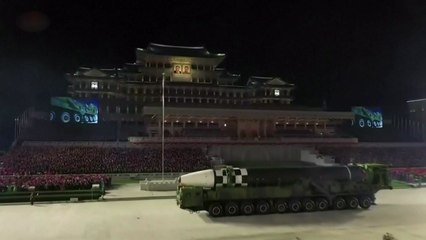 외신 "北, 거대 ICBM 공개...지나친 도발없이 힘 과시" / YTN