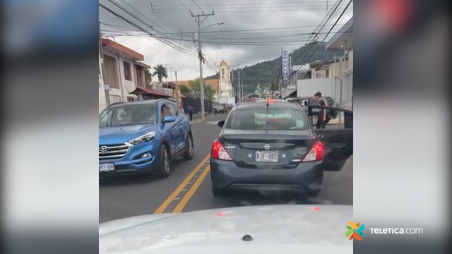 tn7-Sujeto se defiende de un vehículo que lo venían siguiendo-101009