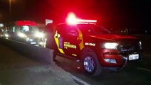 Homem é socorrido pelo Corpo de Bombeiros no viaduto da Carlos Gomes