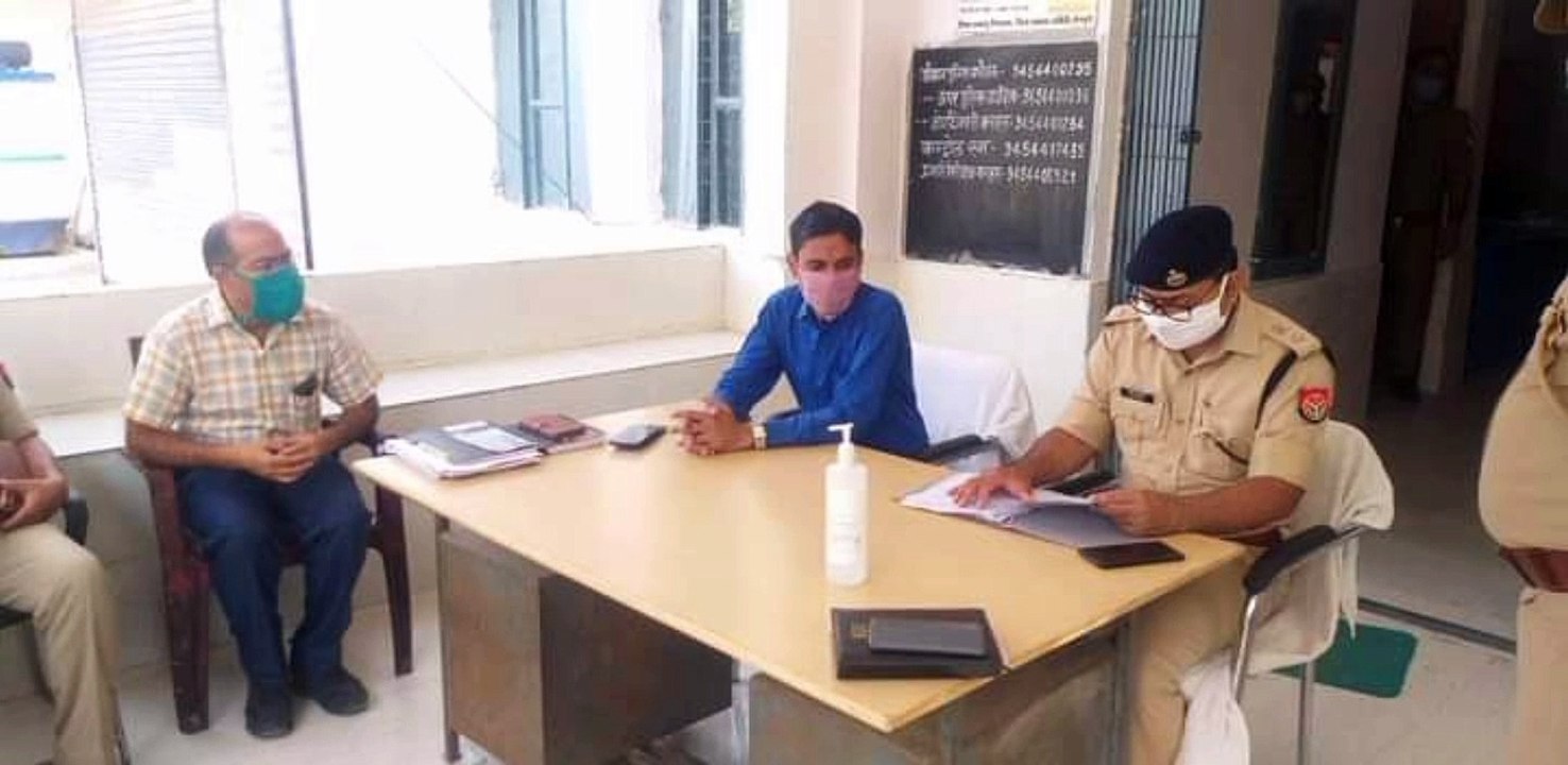 मैनपुरी: जनता दर्शन में डीएम व एसपी ने सुनी शिकायते