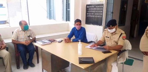 मैनपुरी: जनता दर्शन में डीएम व एसपी ने सुनी शिकायते