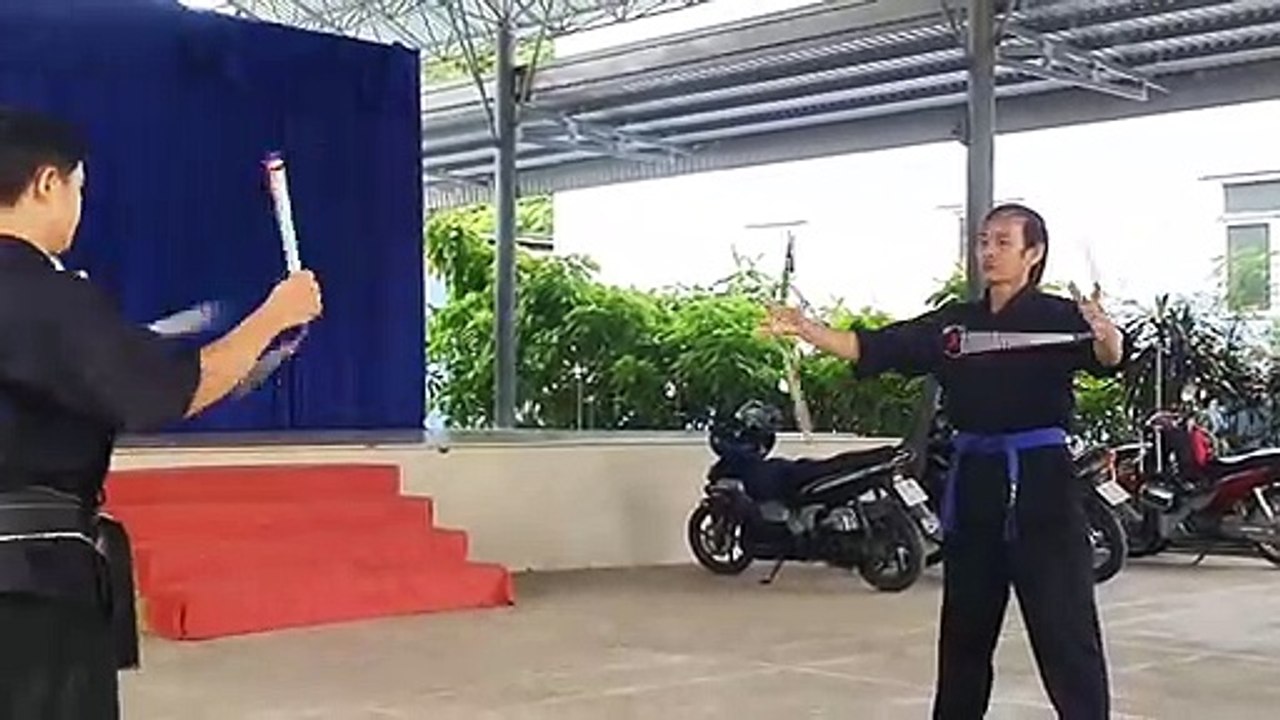 chú học viên 52 tuổi với bài song côn nhị khúc tại #KANCLUB. #Nunchaku class