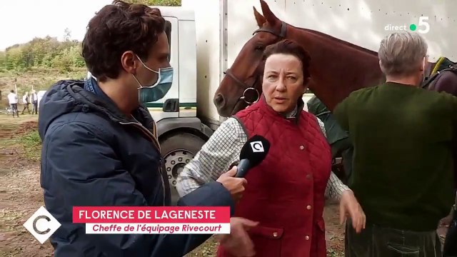 Regardez l'échange surréaliste entre un journaliste de C à vous et des adeptes de la chasse à courre qui tentent d'expliquer qu'il n'y a pas de cruauté dans leurs actes