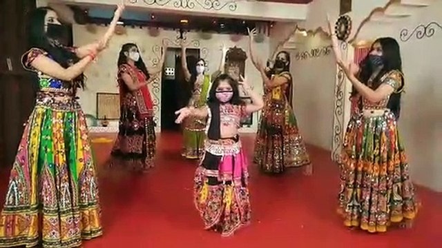 कोरोना काल में घर में होगा गरबा...