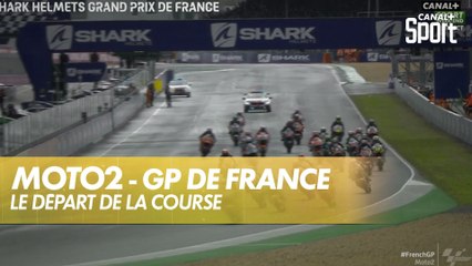 Le départ de la course Moto2