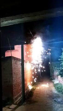 पंच केबल में शॉर्ट सर्किट होने से बाल-बाल बचे लोग