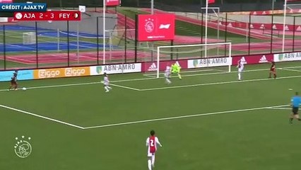 Le ciseau magique du fils de Robin Van Persie