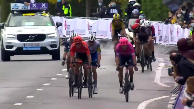 Nailbiting Gent-Wevelgem Sprint Finish: Matteo Trentin vs Mads Pedersen