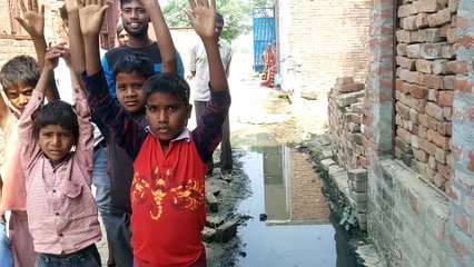 सोरों के वार्ड नं. 4 में माह में एक बार होती है सफाई