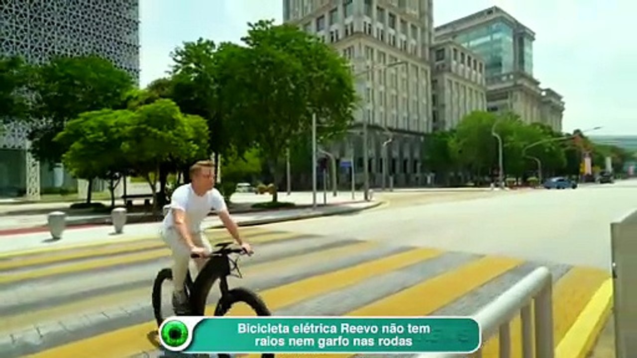 Bicicleta elétrica Reevo não tem raios nem garfo nas rodas