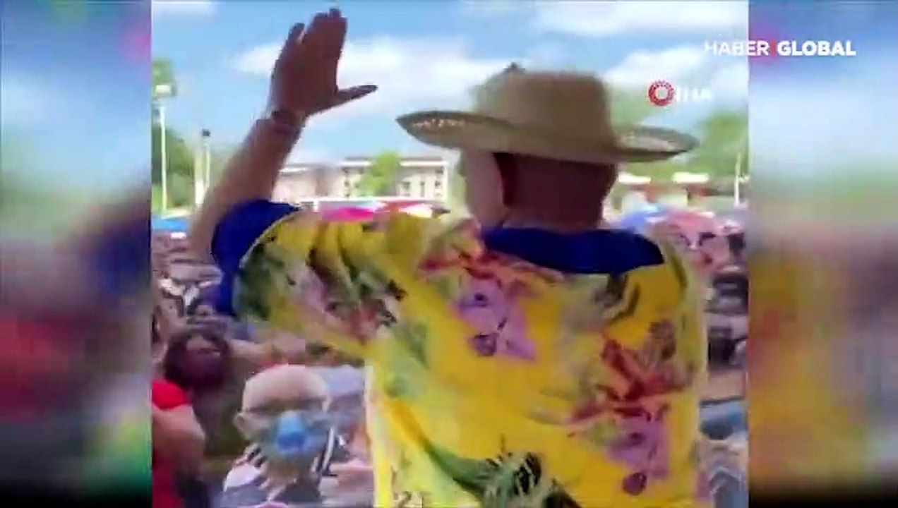 AVM açılışında Kovid-19 unutuldu! İçeri girmek için birbirlerini ezdiler