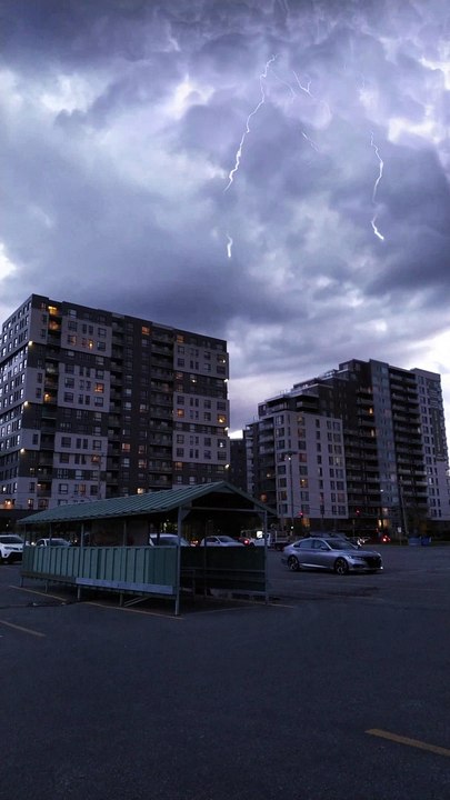 Lightning bolt in slow motion