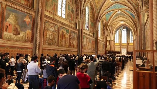 Carlo Acutis, le « cyber-apôtre », béatifié à Assise