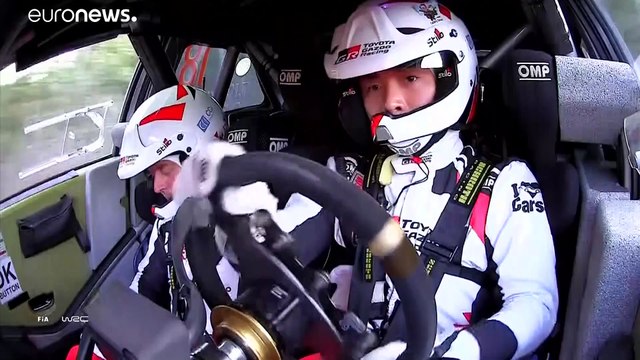 شاهد.. سائق ياباني في رالي إيطاليا ينجو من حادث مروّع