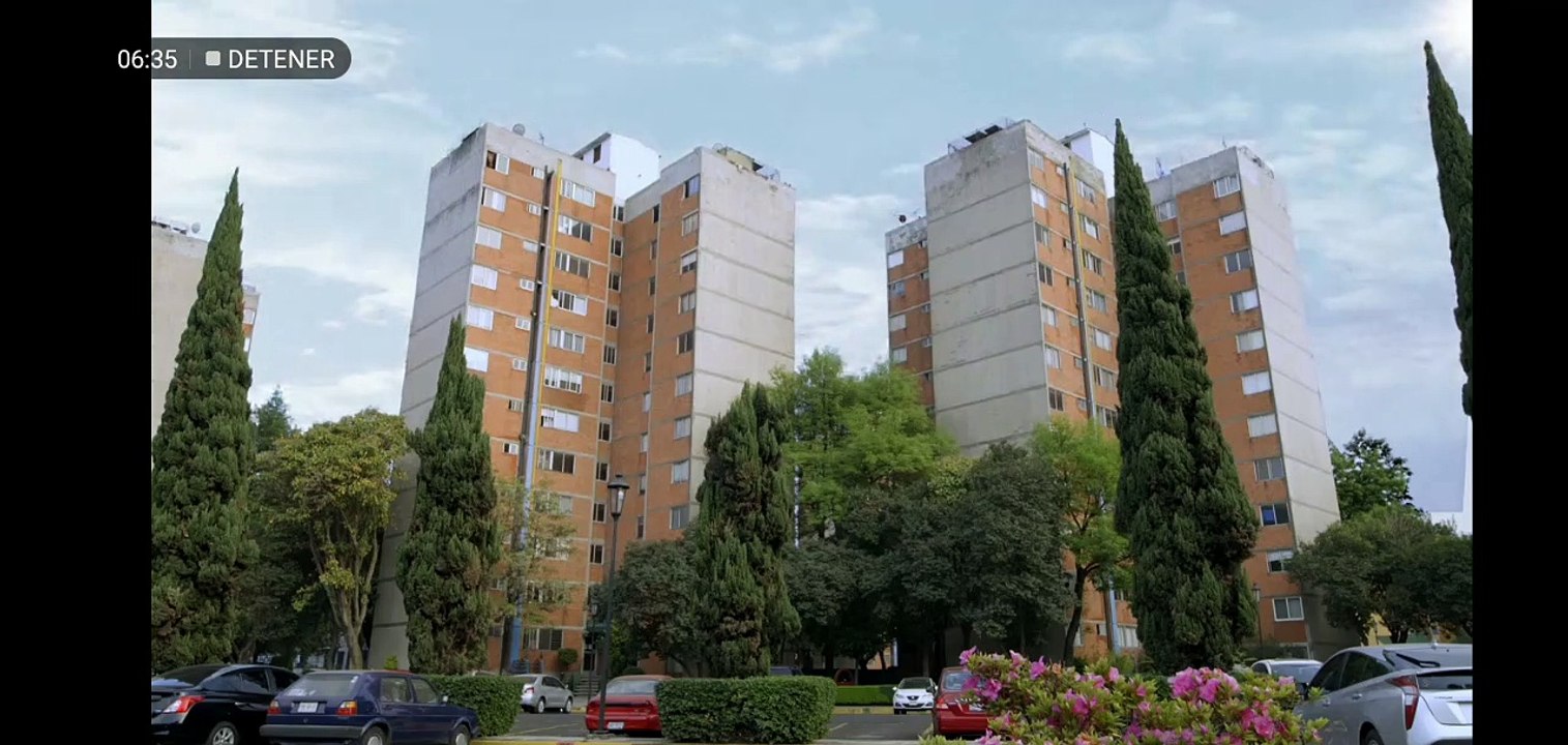 Un4 F4lili4 de 10 5x01